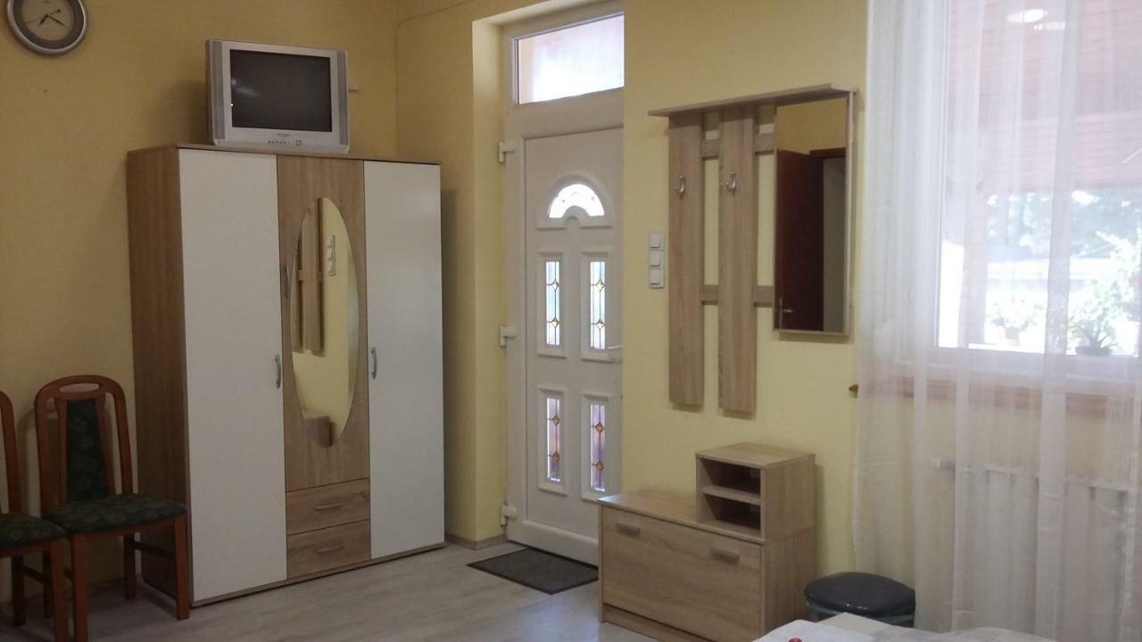 Pal Utcai Apartman Miskolc Exterior photo